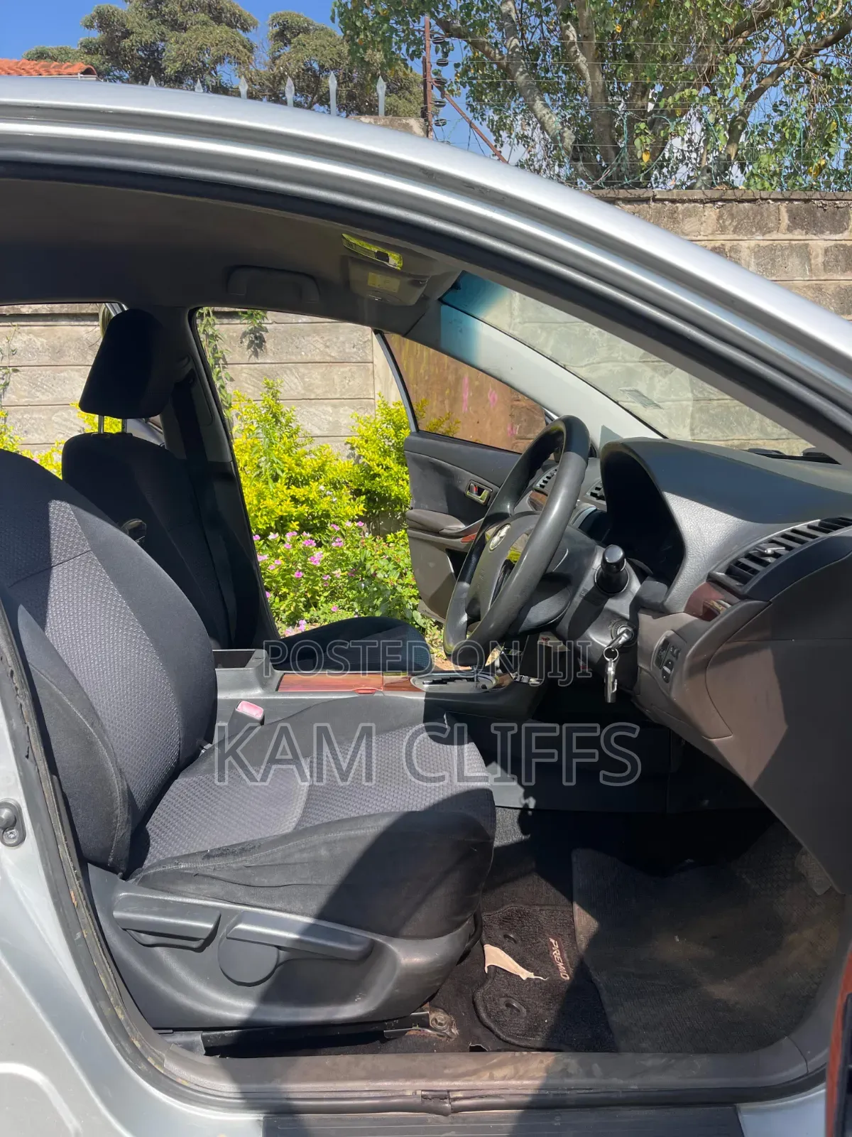 Toyota Premio 2011 Silver