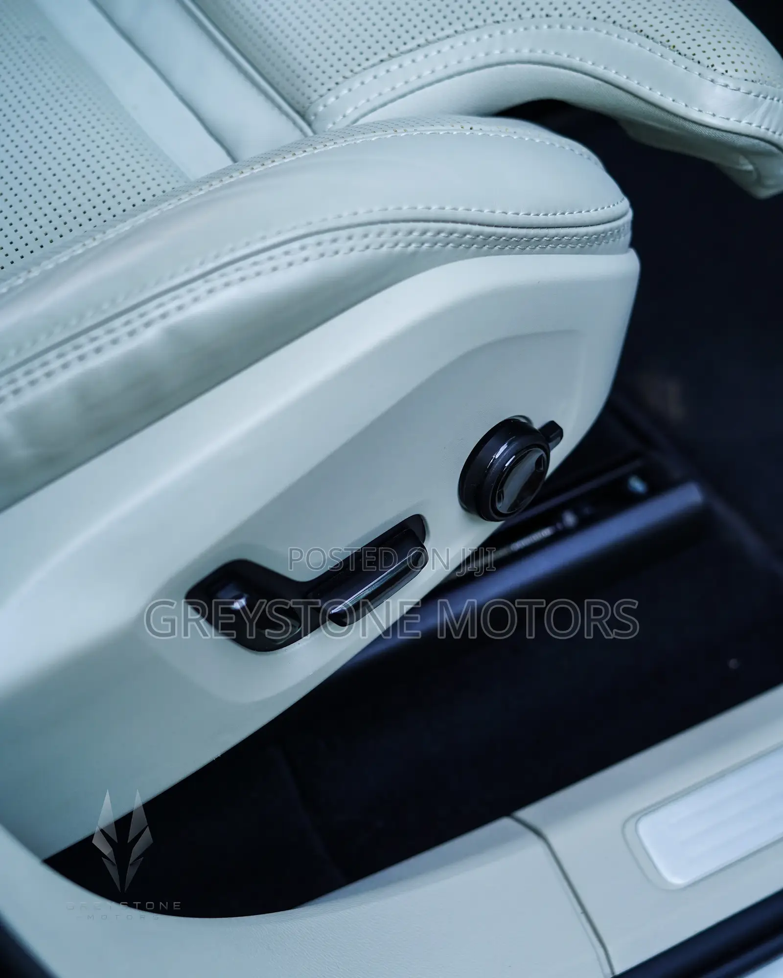 Volvo XC60 2019 White