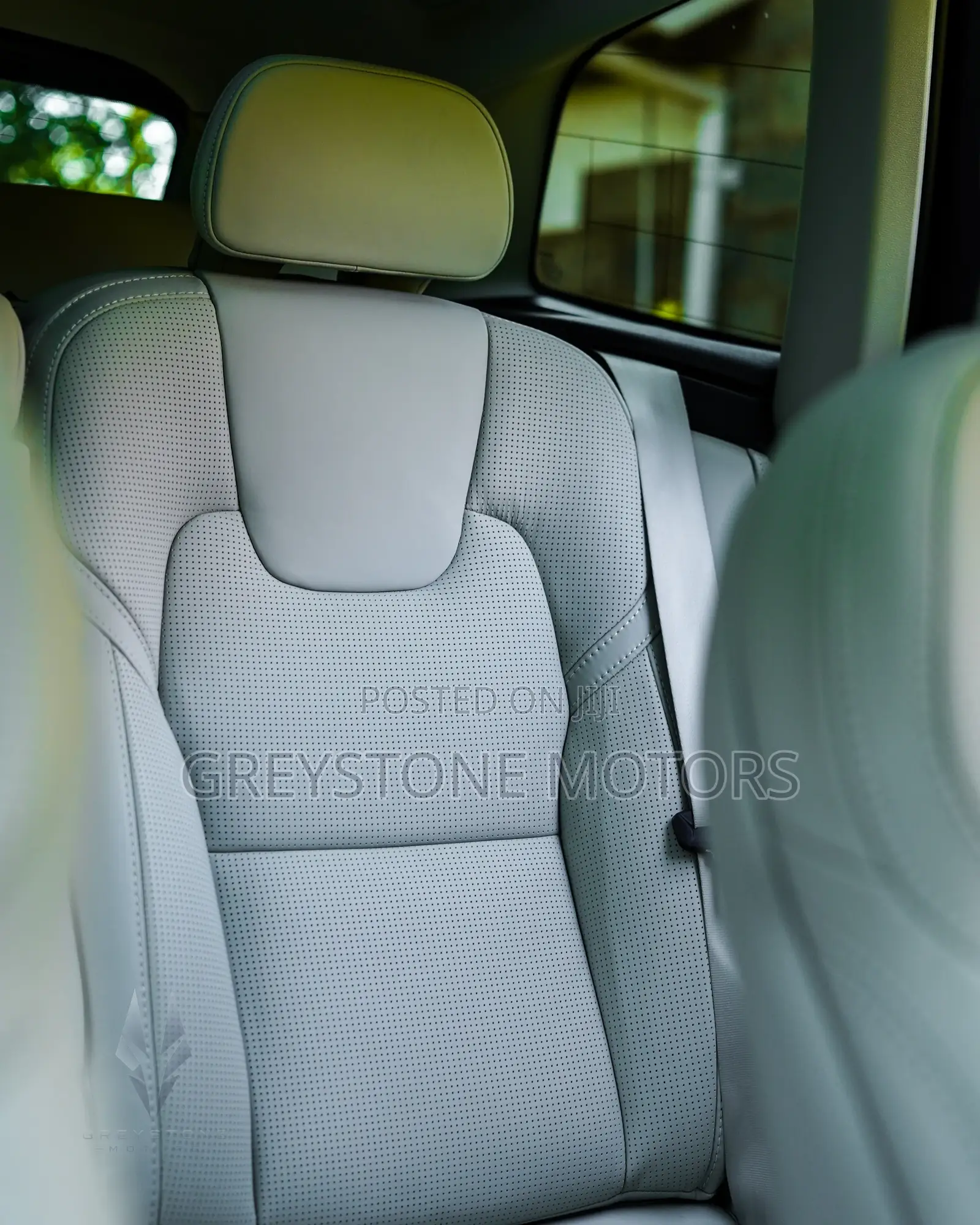 Volvo XC60 2019 White