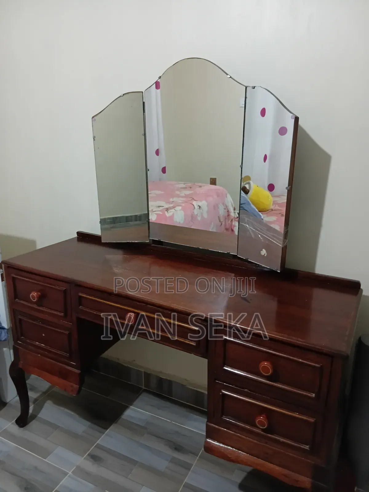 Solid Wood 5-Drawer Dressing Table (Good Condition)