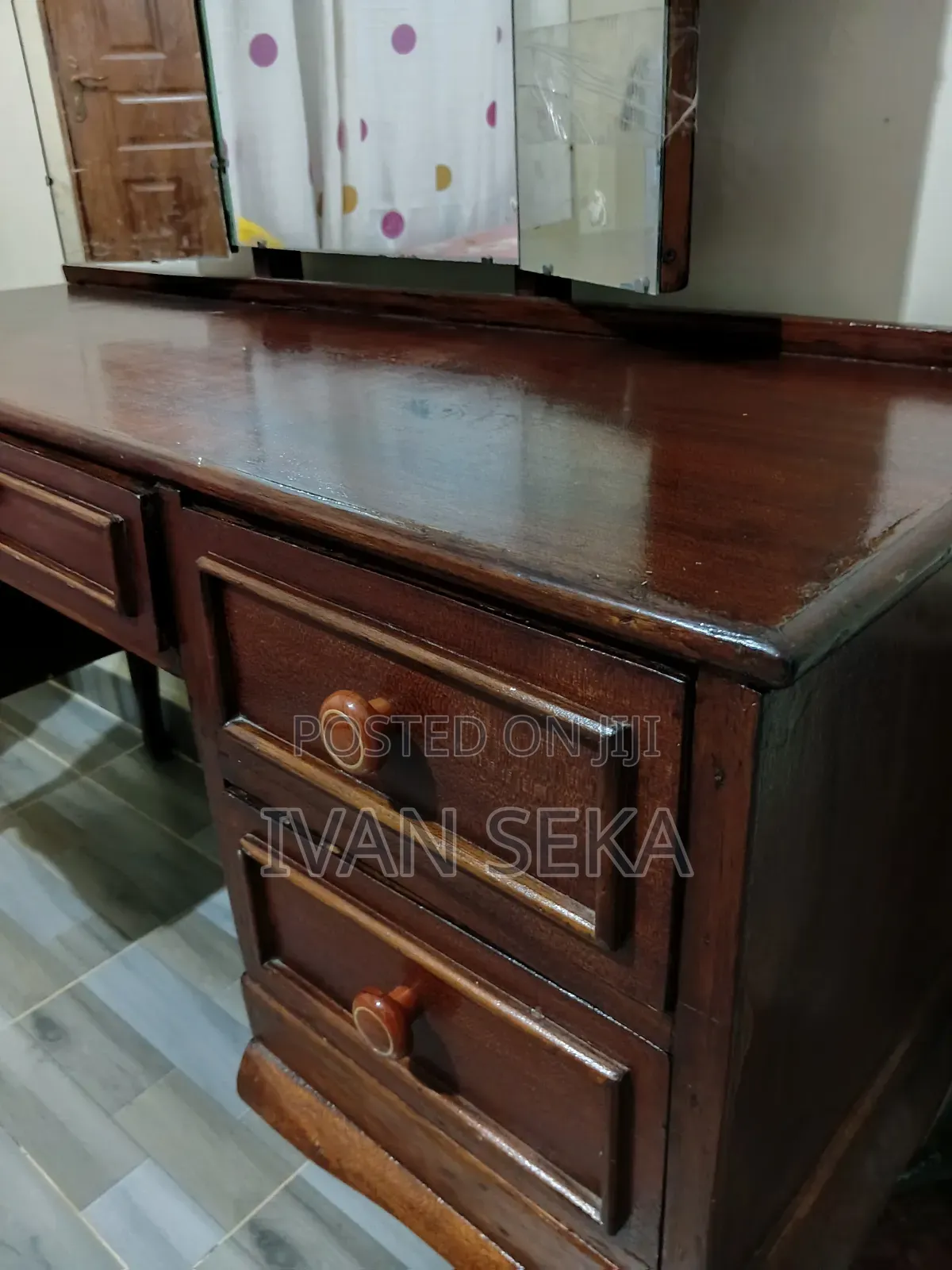 Solid Wood 5-Drawer Dressing Table (Good Condition)