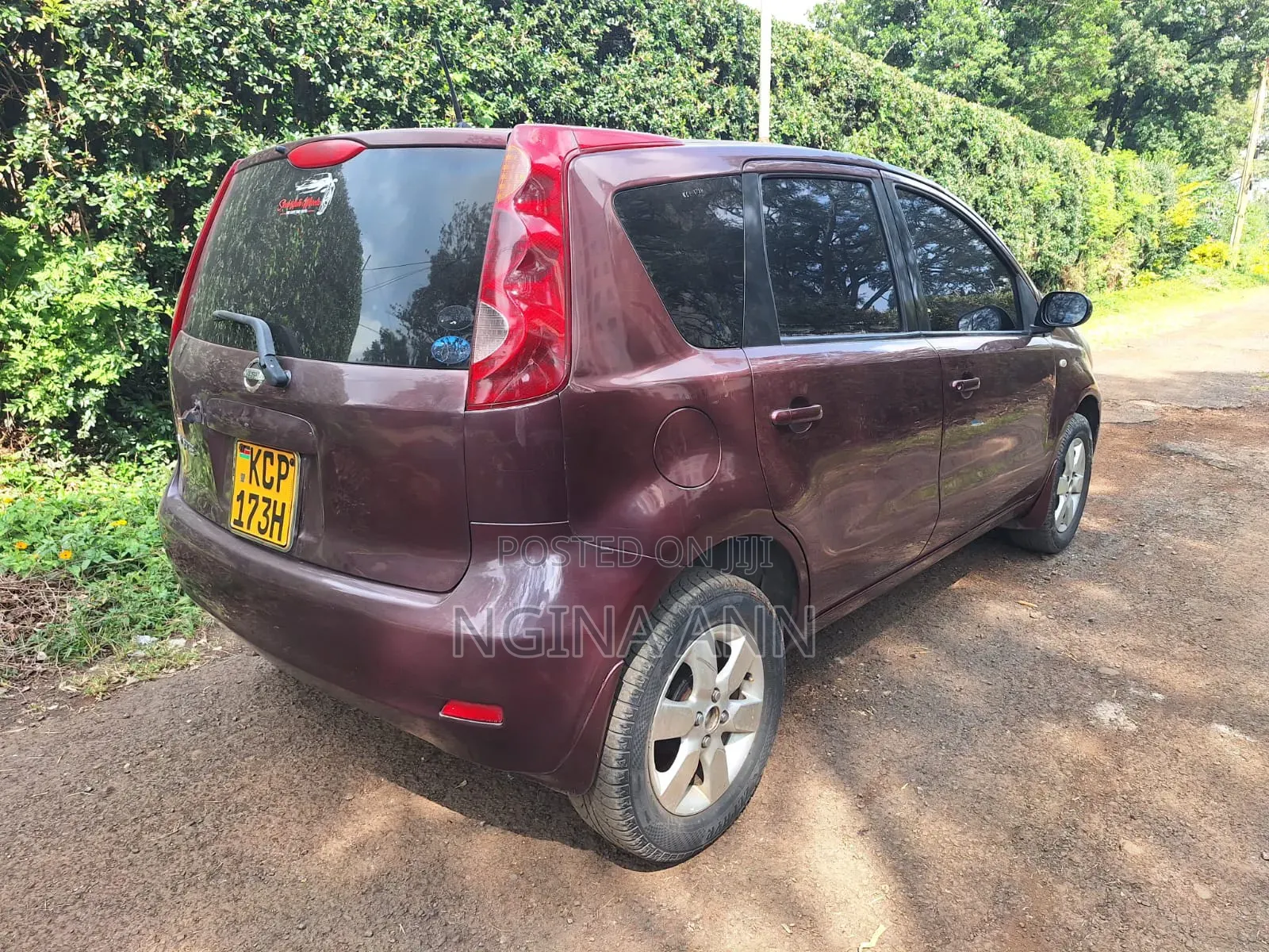 Nissan Note 2012 Maroon