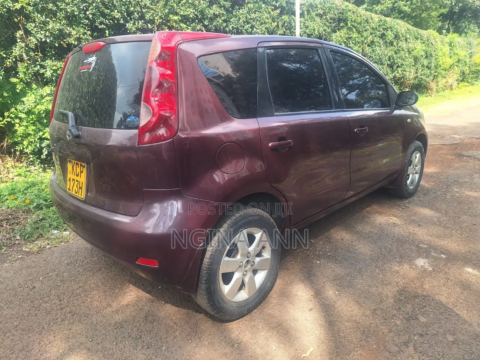 Nissan Note 2012 Maroon