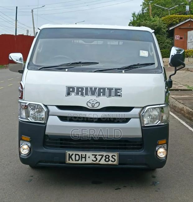 Toyota HiAce 2014 White - thumbnail 2