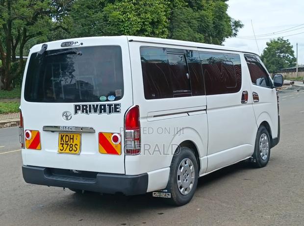 Toyota HiAce 2014 White - thumbnail 3