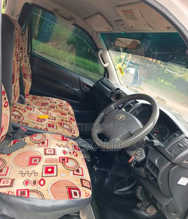 Toyota HiAce 2014 White - thumbnail 7