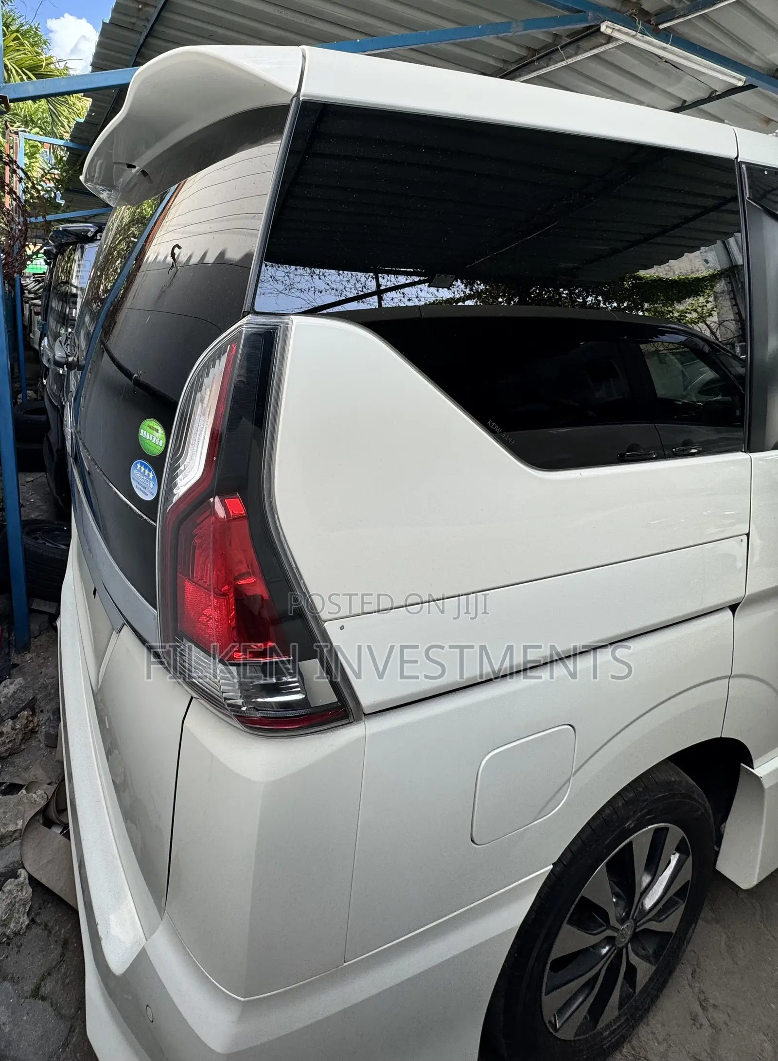 Nissan Serena 2019 White
