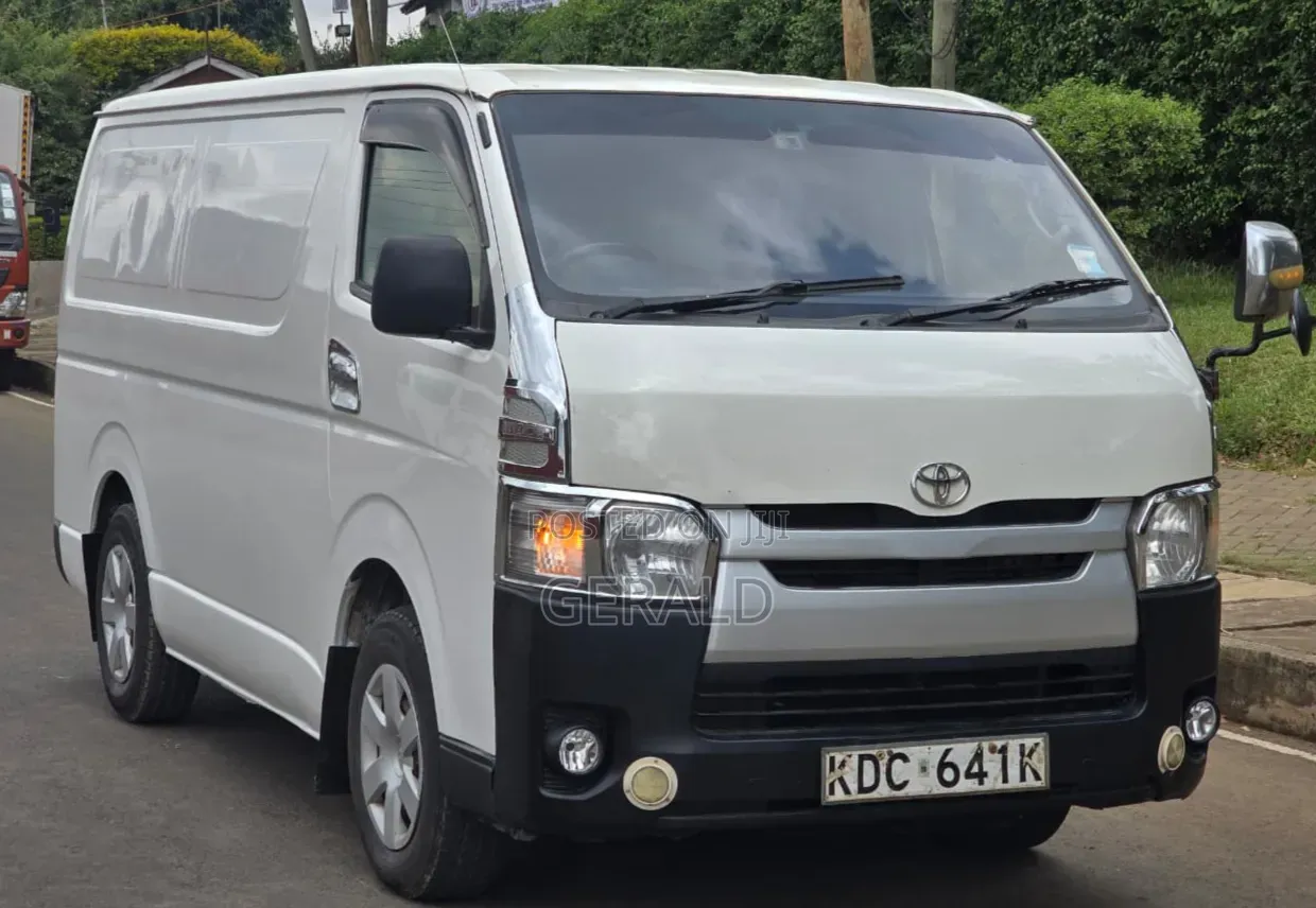 Toyota HiAce 2014 White