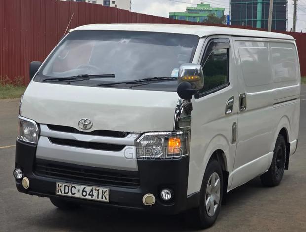 Toyota HiAce 2014 White - thumbnail 3
