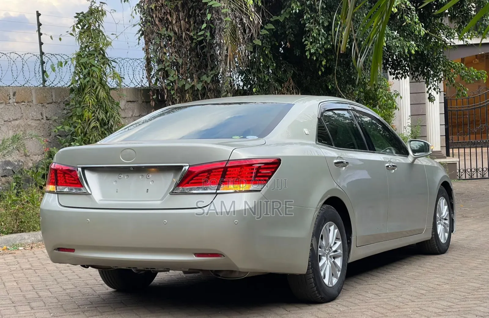Toyota Crown 2013 Silver