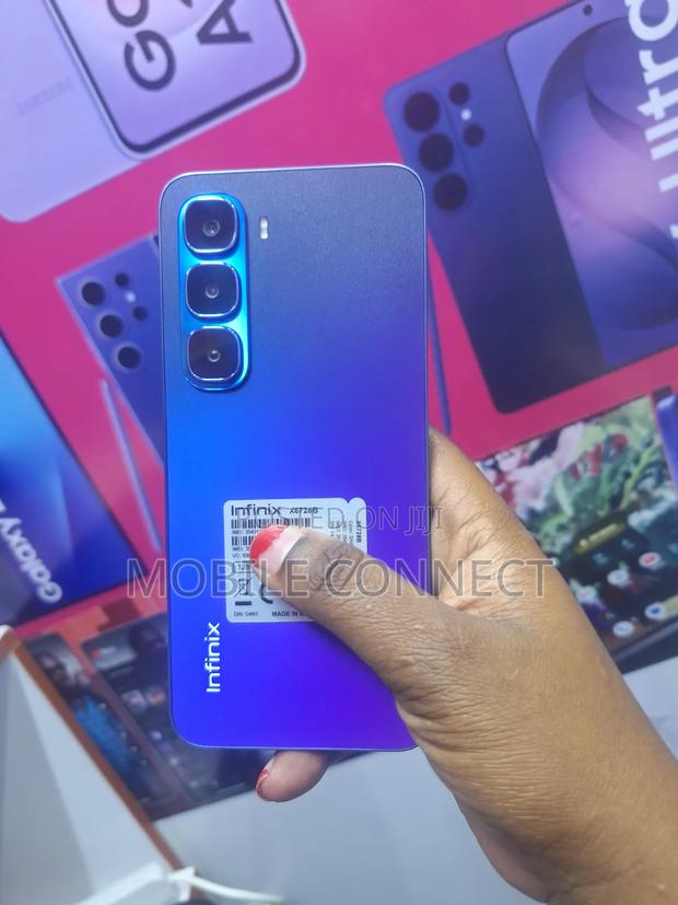 New Infinix Hot 60i 128 GB Blue - thumbnail 3