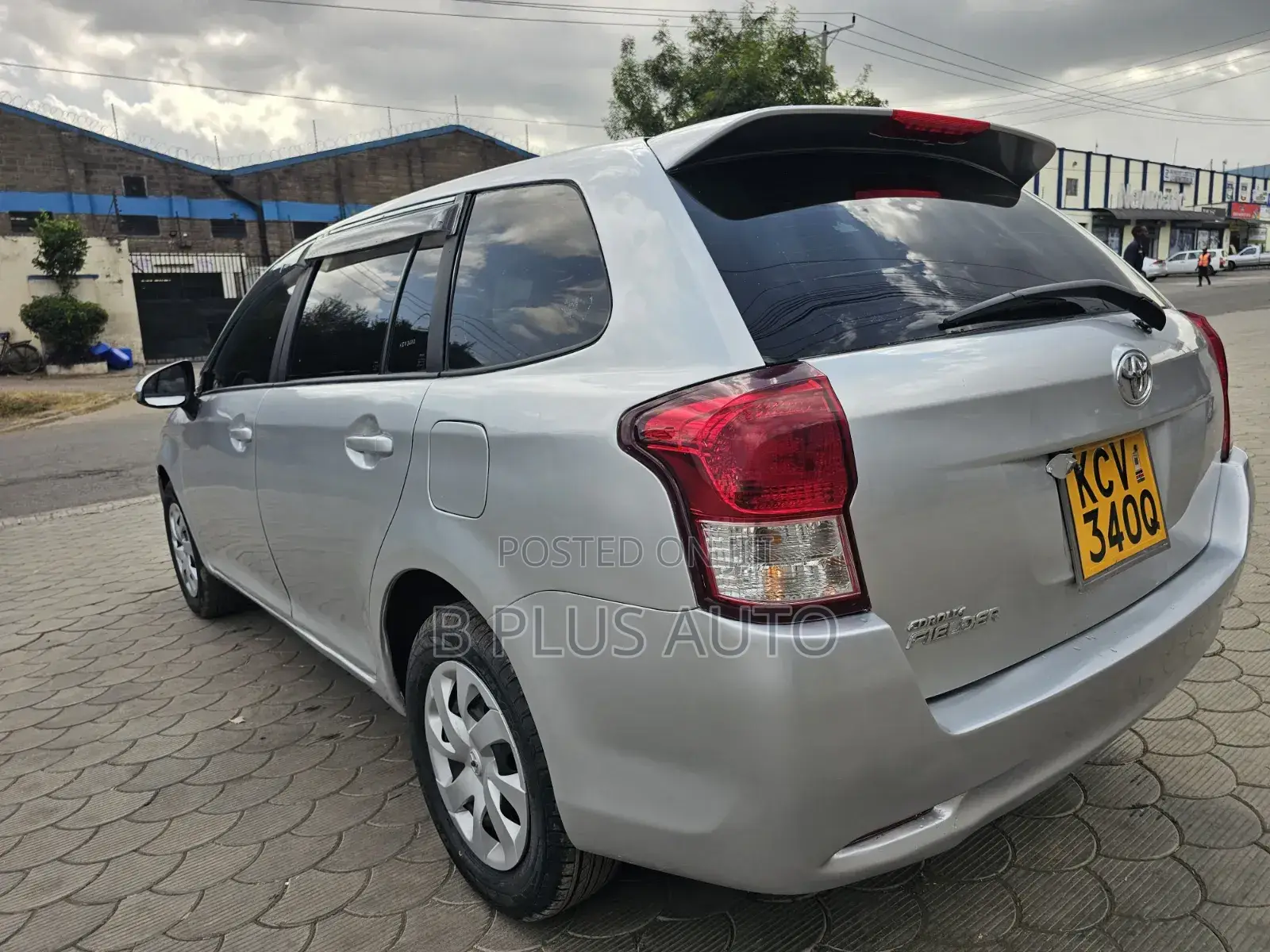 Toyota Corolla Fielder 2013 Silver