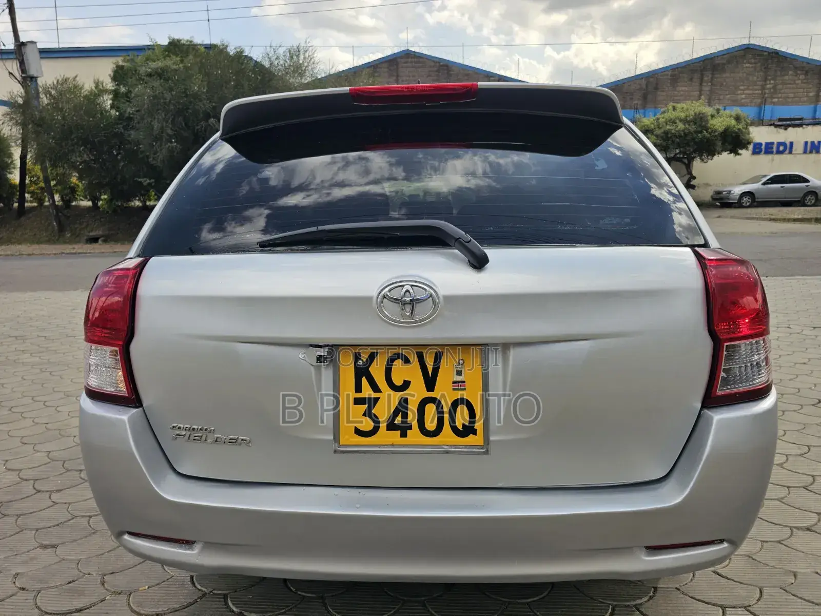 Toyota Corolla Fielder 2013 Silver