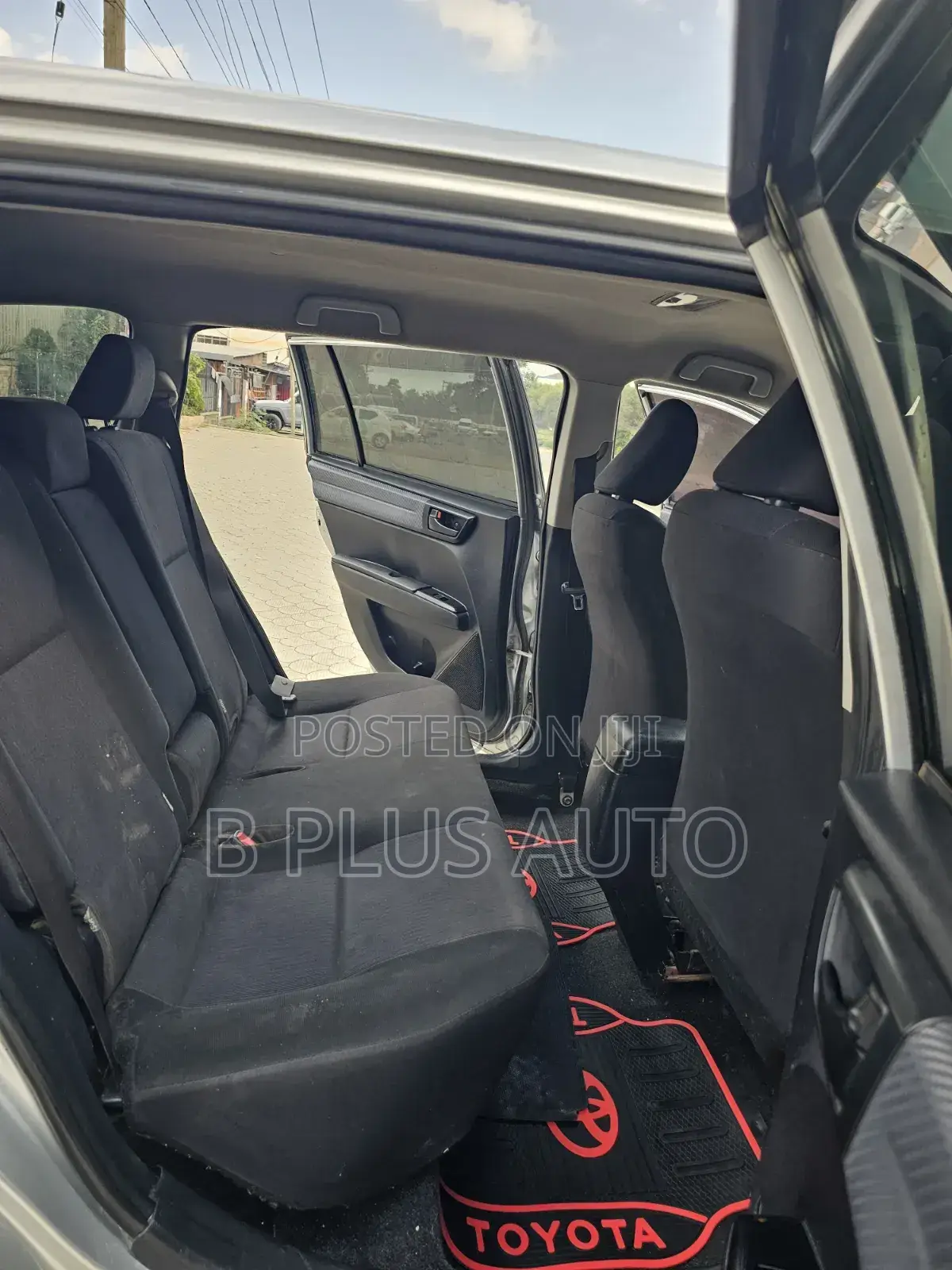 Toyota Corolla Fielder 2013 Silver