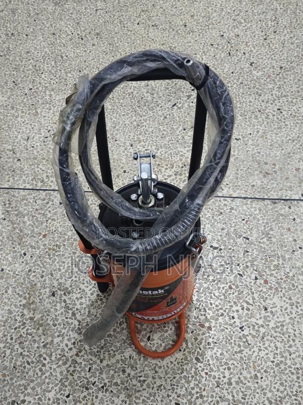 Chetak Portable Grease Dispenser / Lubrication Pump
