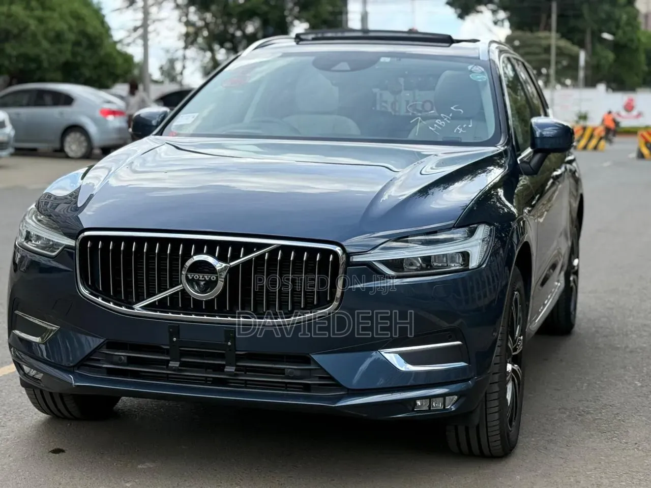 Volvo XC60 2019 Blue