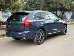 Volvo XC60 2019 Blue