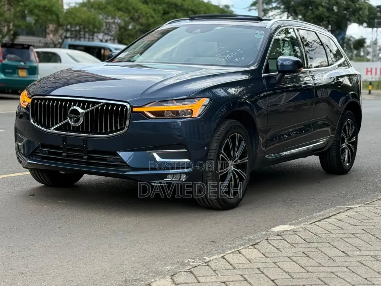 Volvo XC60 2019 Blue