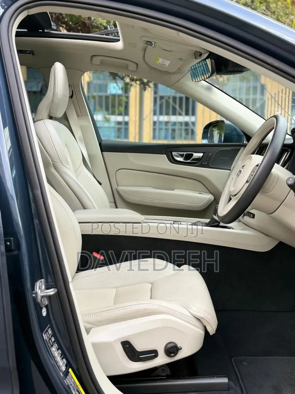 Volvo XC60 2019 Blue