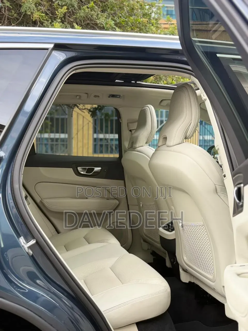 Volvo XC60 2019 Blue
