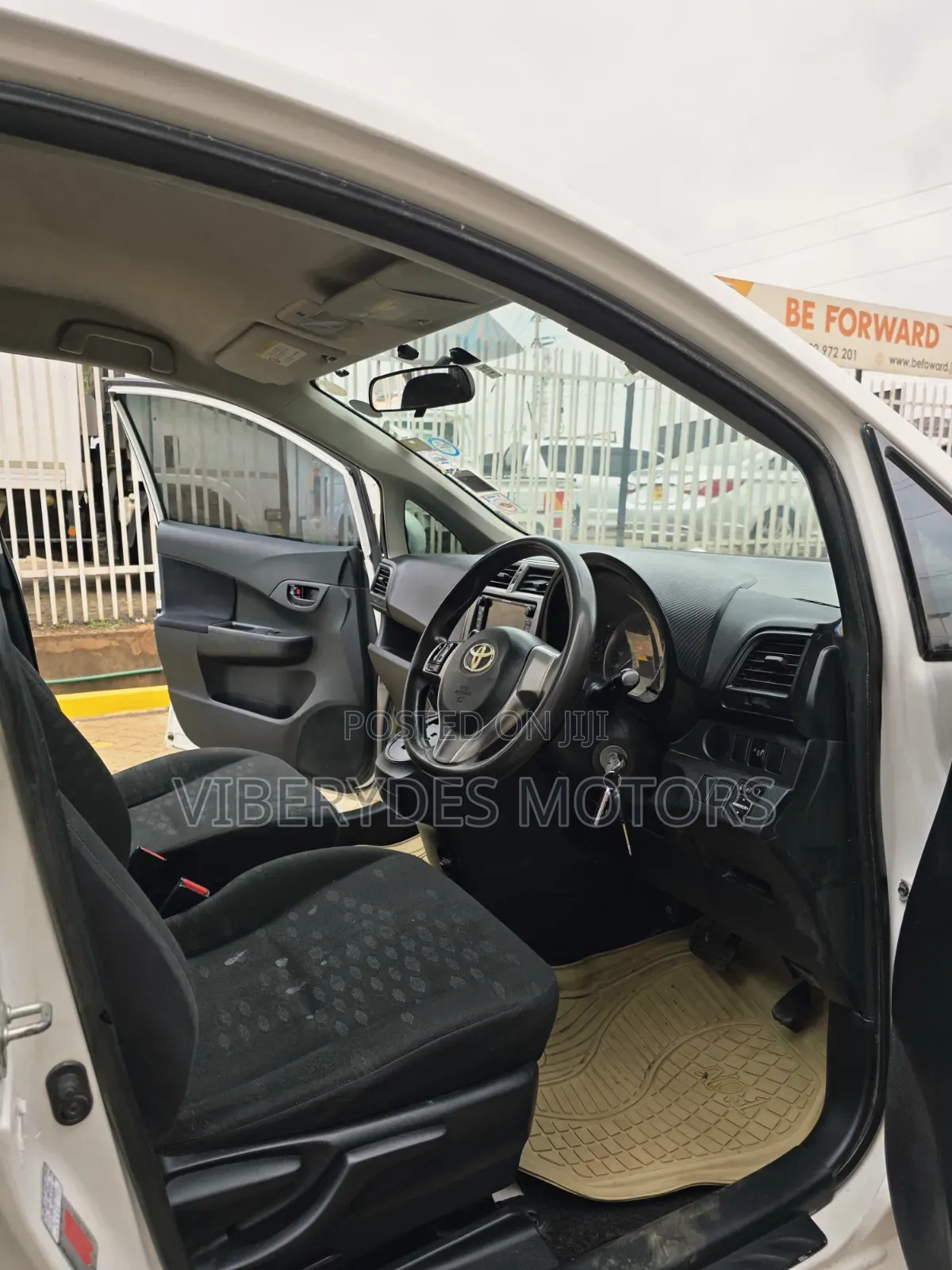 Toyota Ractis 2012 White
