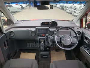 Toyota Porte 2019 Red