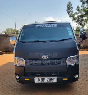Toyota HiAce 2015 White