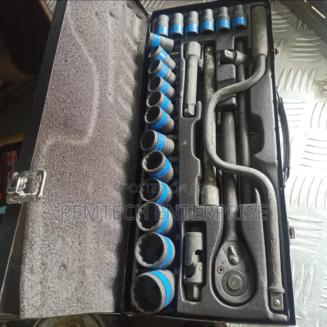 24-Piece 1/2-Inch Drive Metric Socket Wrench Set,