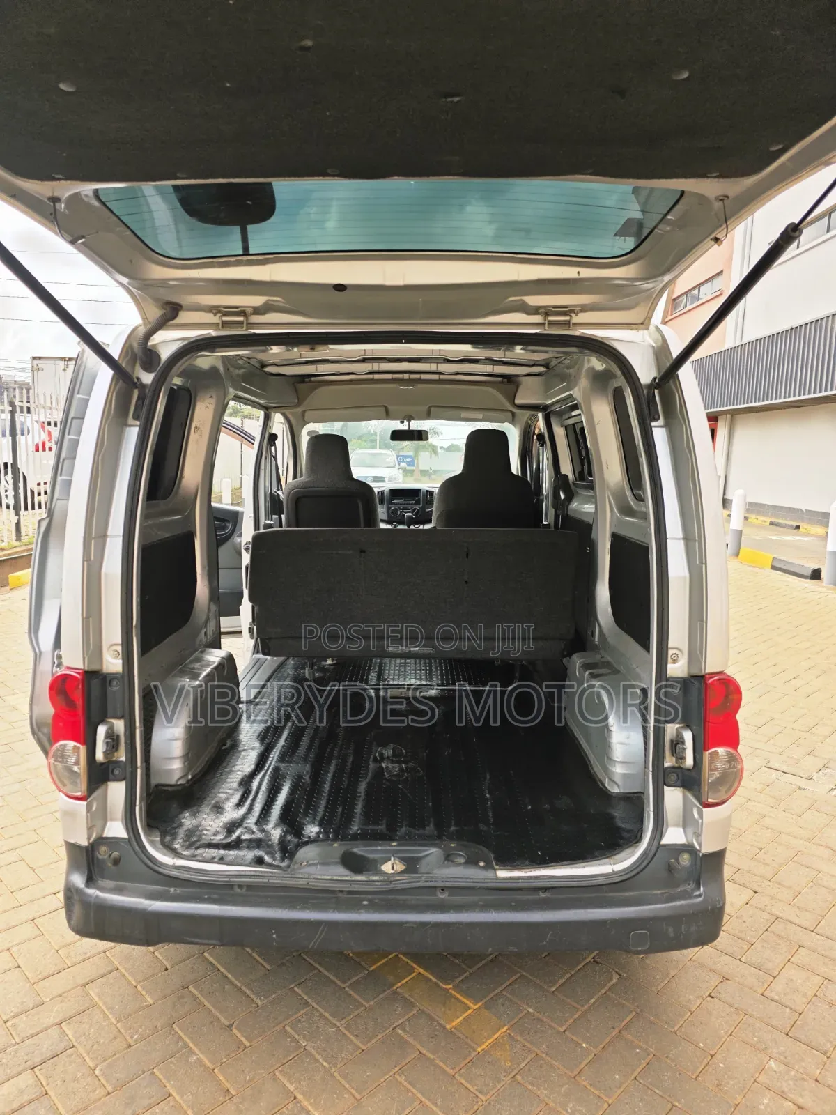 Nissan NV200 2009