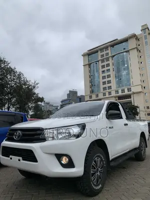 Toyota Hilux 2019 White