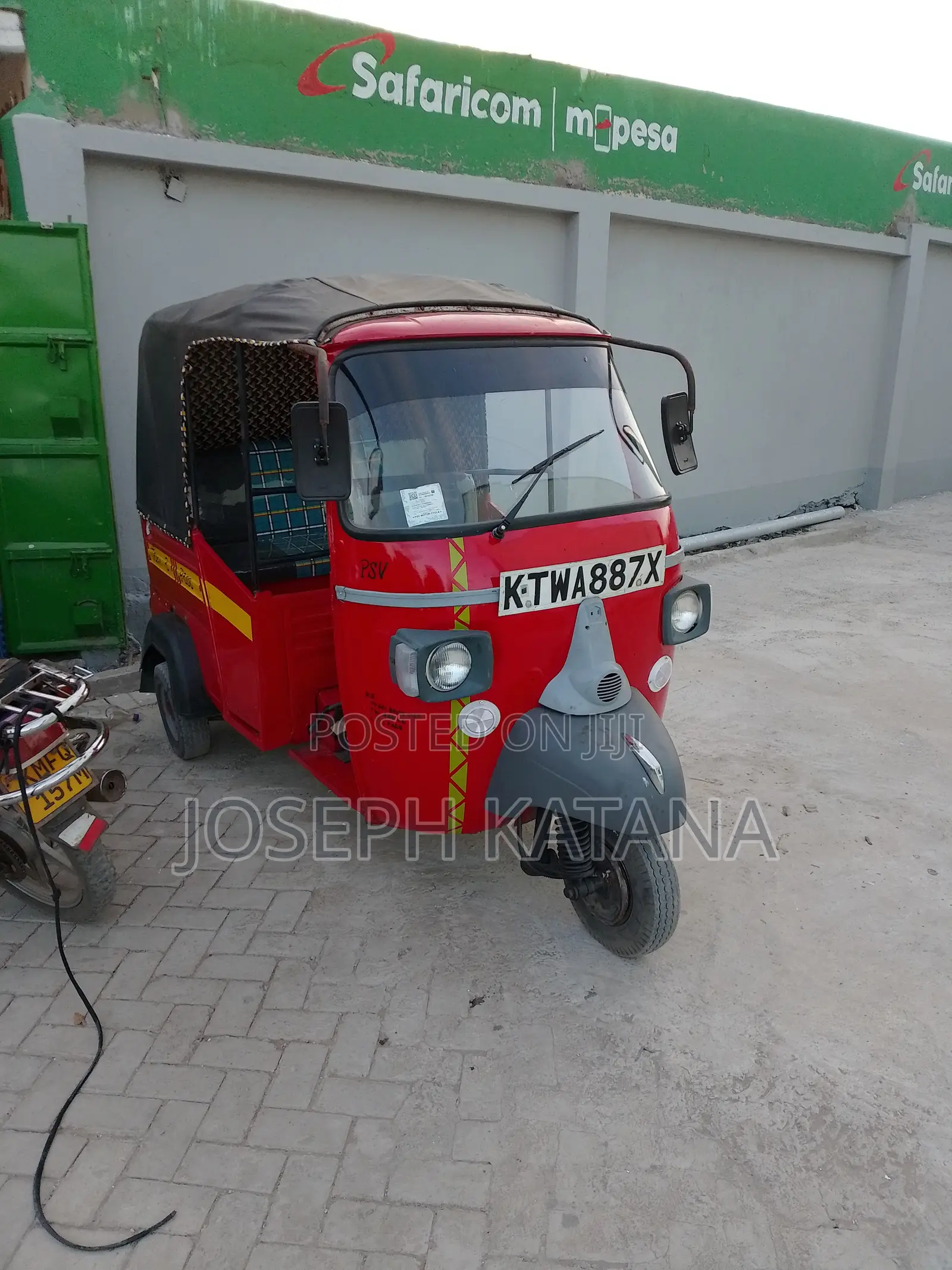 Piaggio 2015 Red