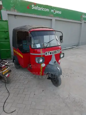 Piaggio 2015 Red