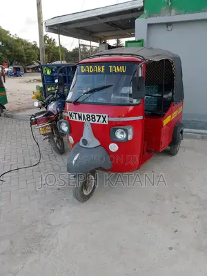 Piaggio 2015 Red