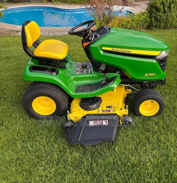 John Deere Tractor Lawn Mower - main view