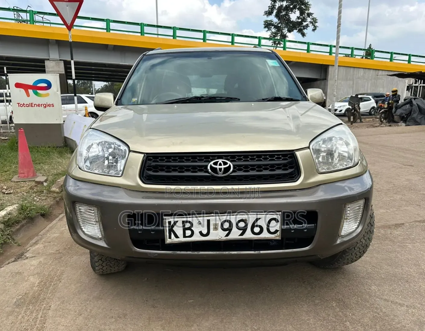 Toyota Probox 2005 Gold