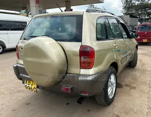 Toyota Probox 2005 Gold