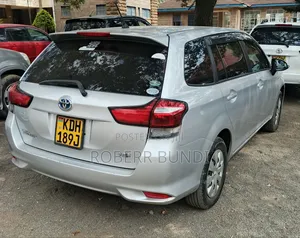 Toyota Corolla Fielder 2017 Silver