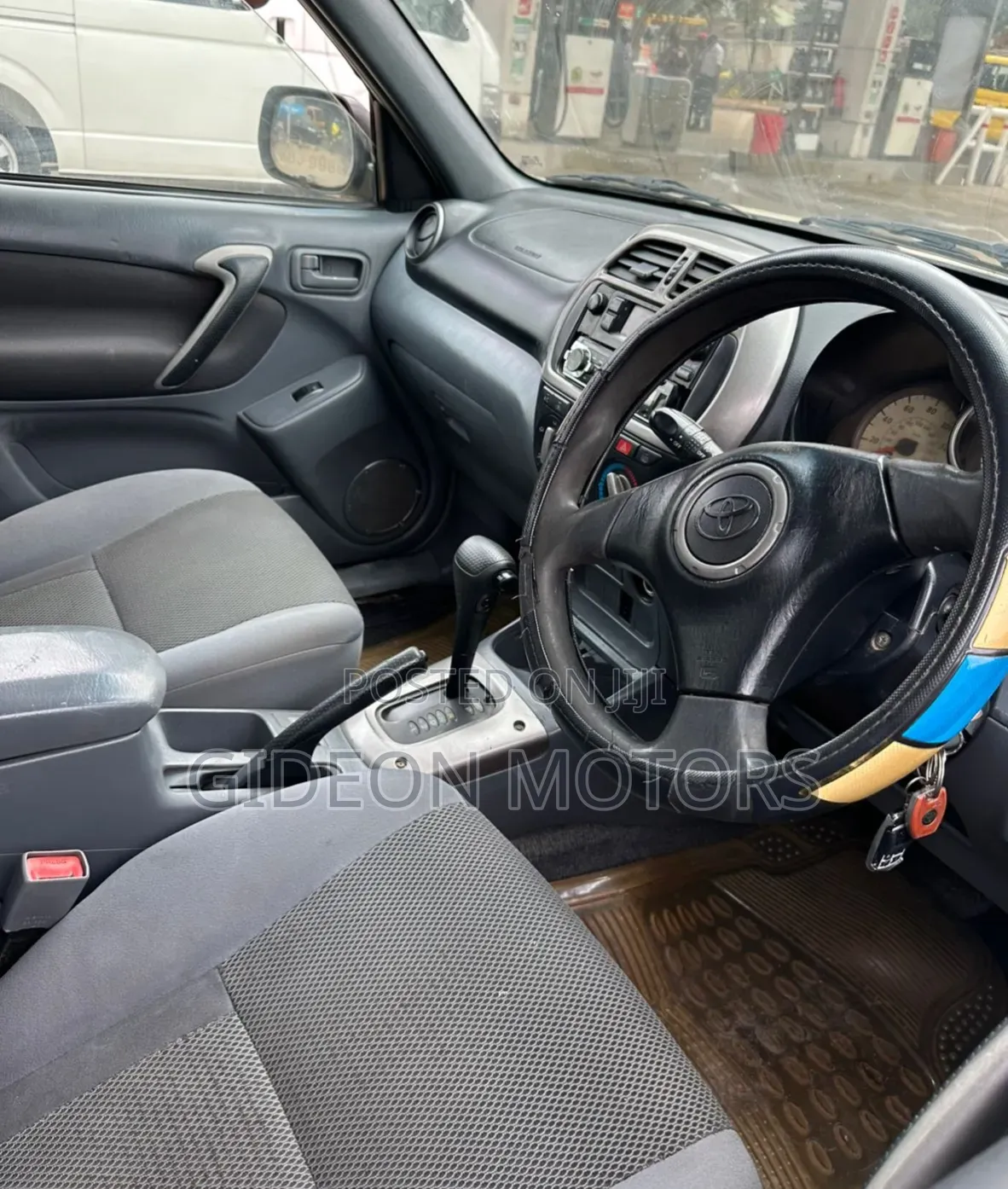 Toyota Probox 2005 Gold
