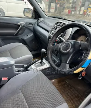 Toyota Probox 2005 Gold