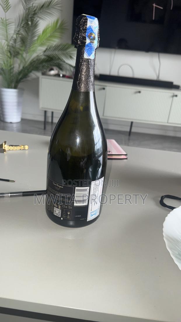 Dom Pérignon Vintage 2015 Champagne (750ml) - thumbnail 2