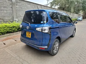 Toyota Sienta 2016 Blue