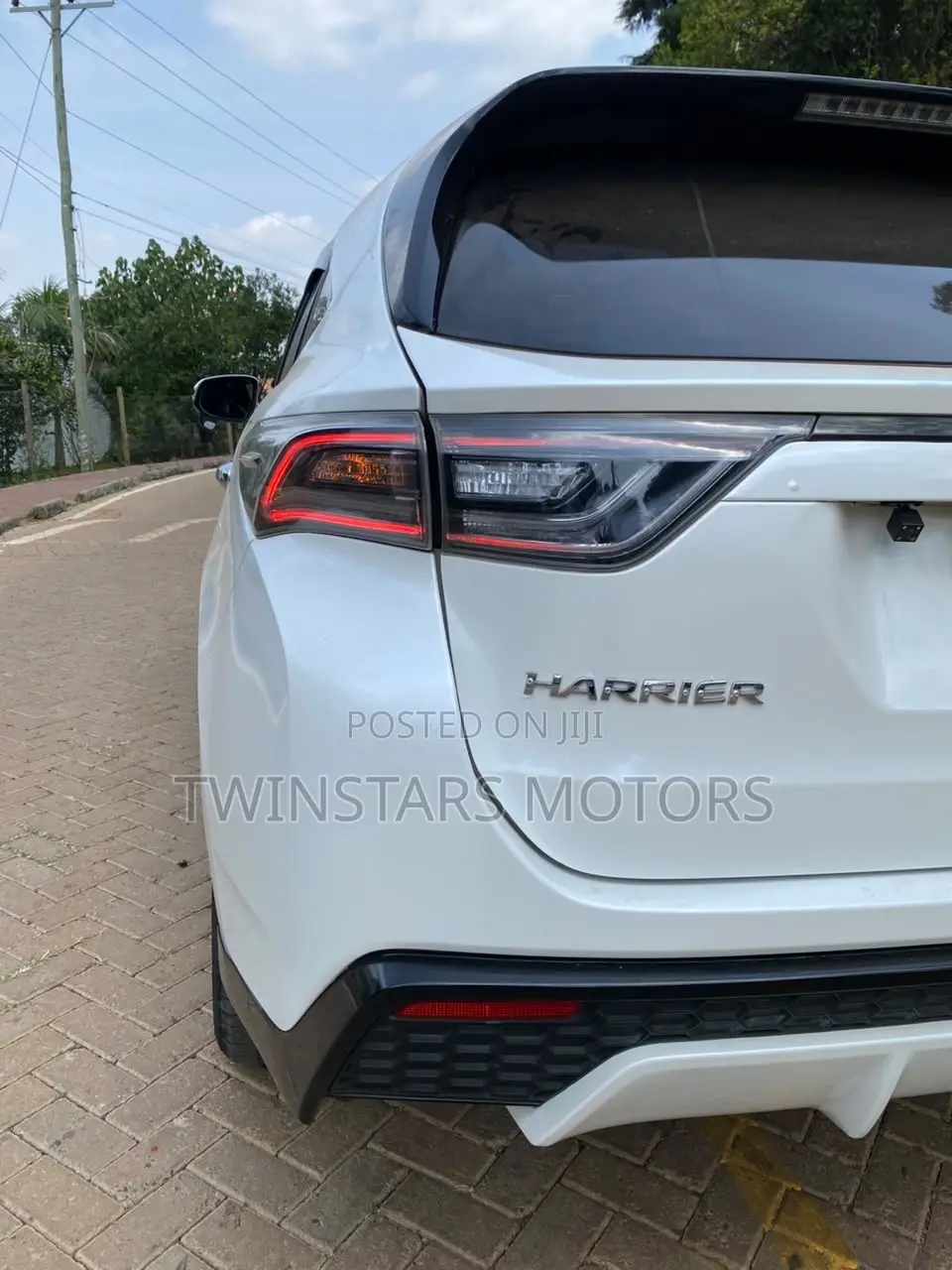 Toyota Harrier 2.0 4WD 2017 White