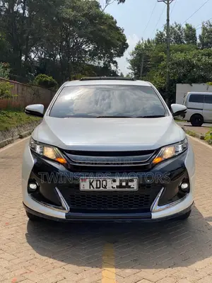 Toyota Harrier 2.0 4WD 2017 White