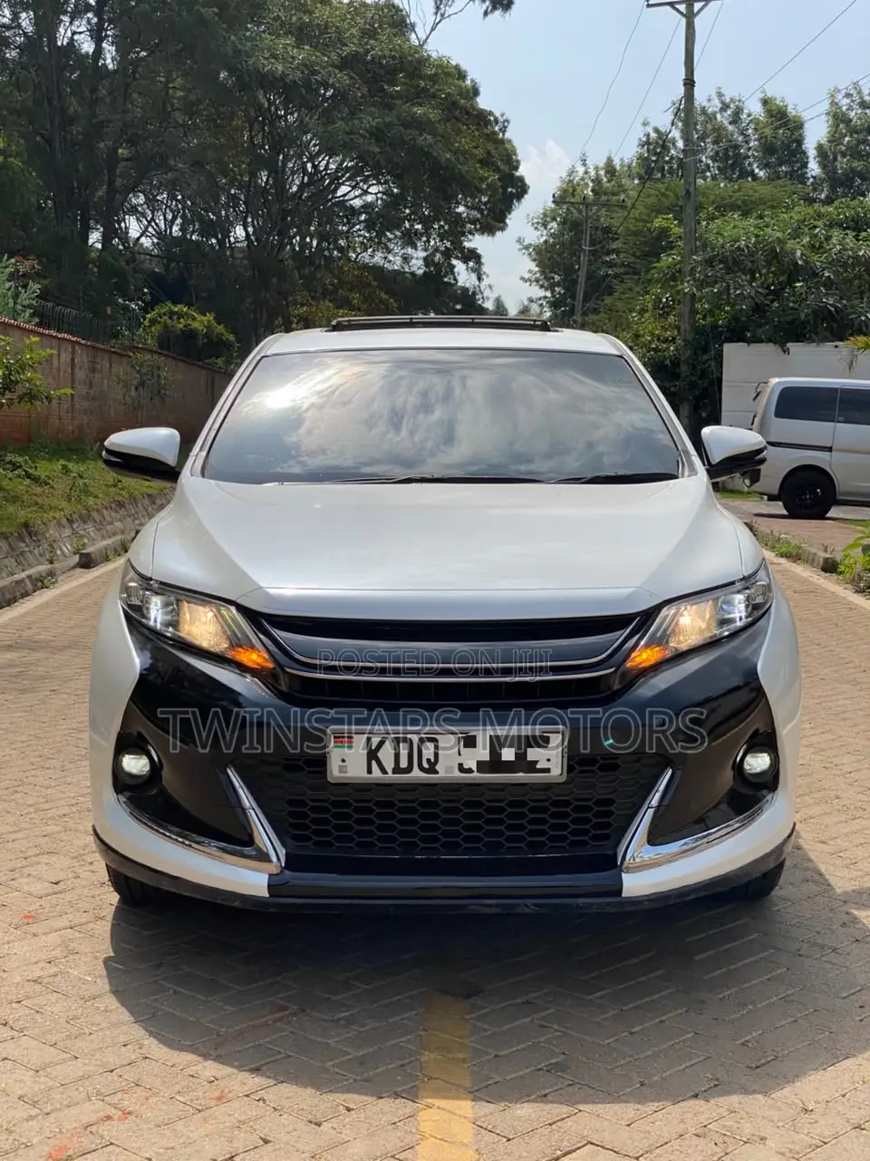 Toyota Harrier 2.0 4WD 2017 White