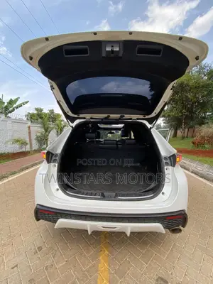 Toyota Harrier 2.0 4WD 2017 White