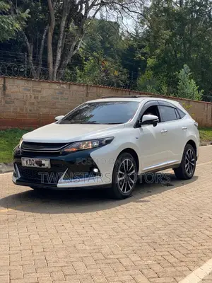 Toyota Harrier 2.0 4WD 2017 White