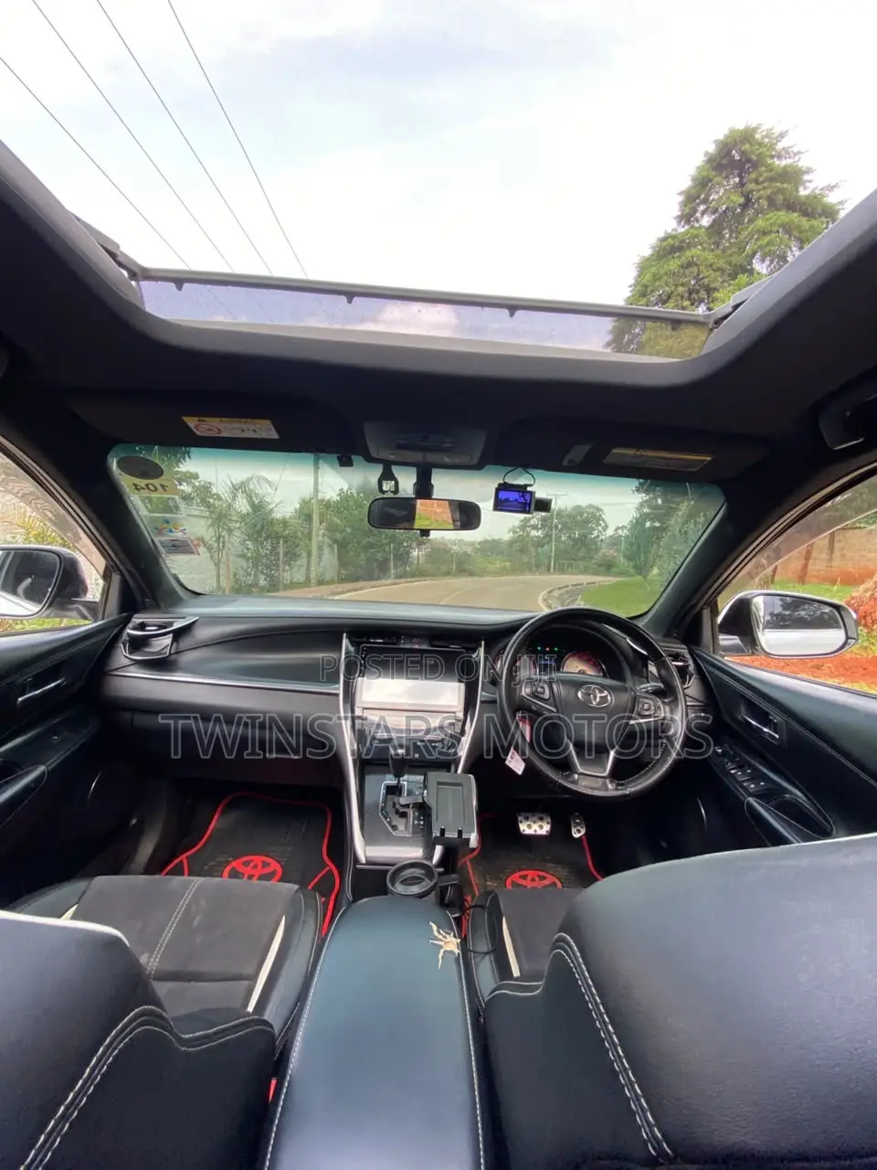 Toyota Harrier 2.0 4WD 2017 White
