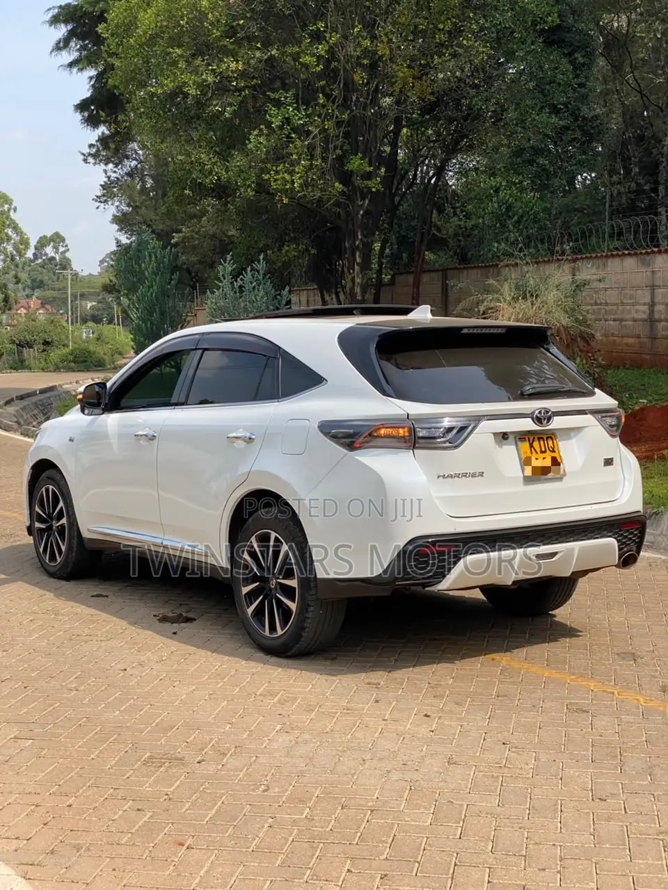 Toyota Harrier 2.0 4WD 2017 White