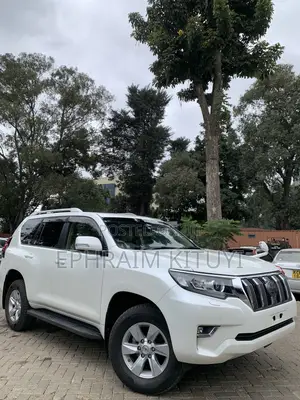Toyota Land Cruiser Prado 2017 White