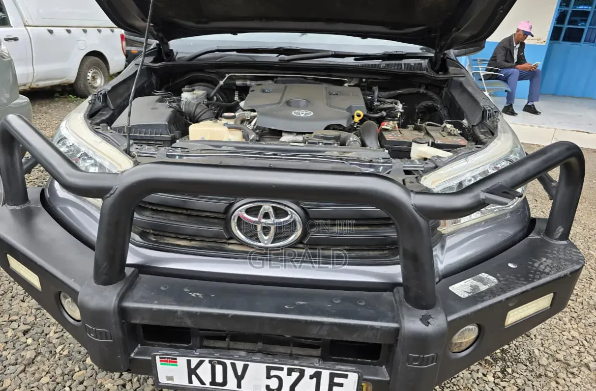 Toyota Hilux 2021 Gray